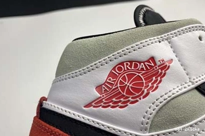 7704 Jordan 216 Air Breathable 1 Mid 852542- 1023